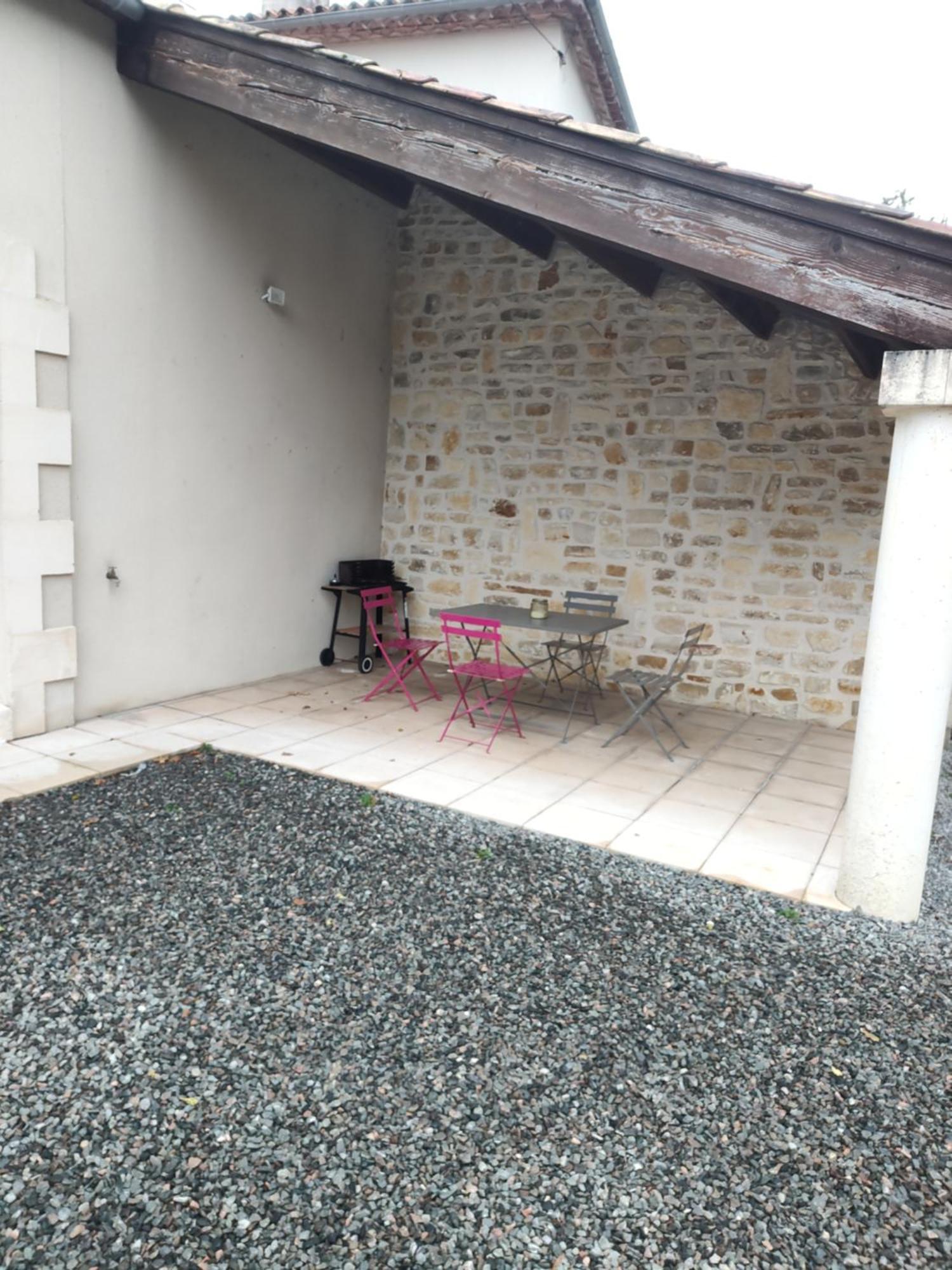 Petit Gite Lumineux Et Chaleureux Montguyon Szoba fotó
